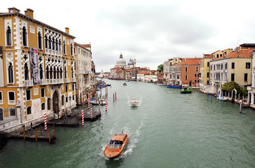 Fototapeta na wymiar Venetian gran canal view