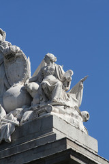 Fototapeta na wymiar Estatua de monumento