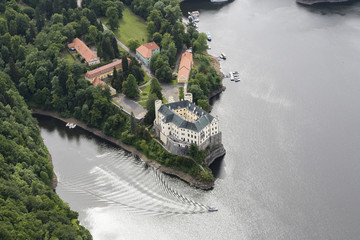 Castle Orlik under Orlik dam, Czech Republic - obrazy, fototapety, plakaty