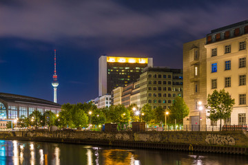 Berliner Skyline bei Nacht