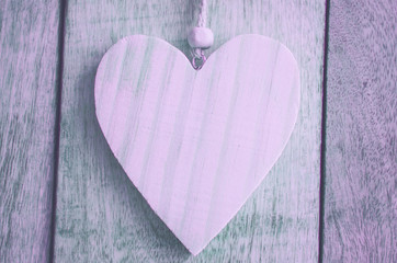 Herz auf Holz, pink