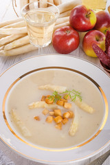 Asparagus Soup with Apple cubes