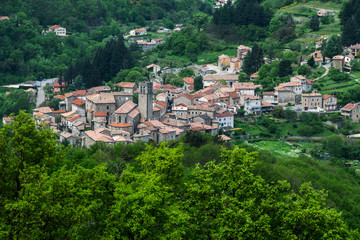 Fototapeta na wymiar Village Antraigues-sur-Volane
