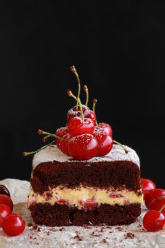 cake with cocolate and cherries
