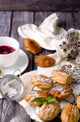 Madeleine cookies with cinnamon
