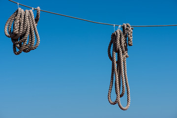 suspended rope ship