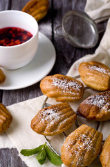 Madeleine cookies with cinnamon