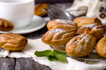 Madeleine cookies with cinnamon