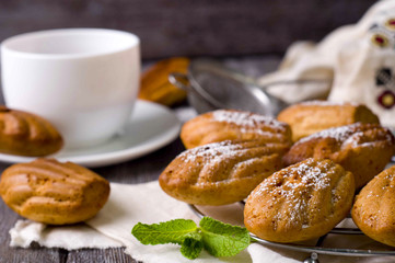 Madeleine cookies with cinnamon