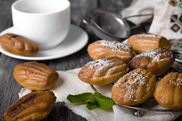 Madeleine cookies with cinnamon