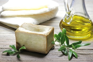 handgeschnittene Olivenseife