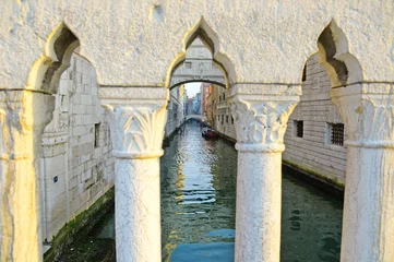 Papier Peint photo Pont des Soupirs View of Venice canel from the Bridge of Sighs