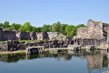 Felsen- und Wasserlandschaft