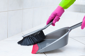 cleaning - Schaufel und Besen, kehren, aufkehren