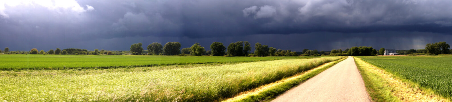 Unwetter Sturm und Sonnenschein