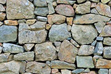 Muret de pierres en granit