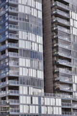 Fototapeta premium Fassade eines modernen Wohngebäudes in Hamburg, Deutschland
