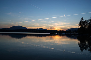 Abenddämmerung beim See