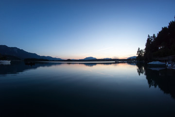 Abenddämmerung beim See
