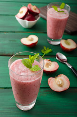 Nectarine smoothie with mint