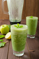 Fresh herbs smoothie