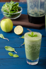 Fresh herbs smoothie