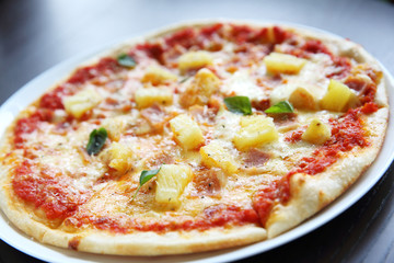baked pizza hawaii