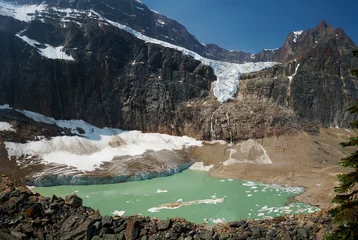 Zelfklevend Fotobehang Gletsjers Cavell & Angel Glaciers & Cavell Pond in Jasper National Park