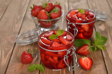 Jelly with strawberries