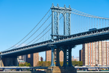 Naklejka premium Manhattan Bridge and skyline in New York