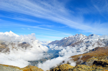 Fototapeta na wymiar Zermatt unter Wolkendecke