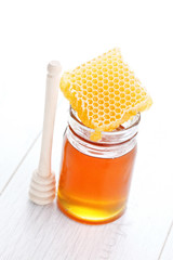 honey with honey comb