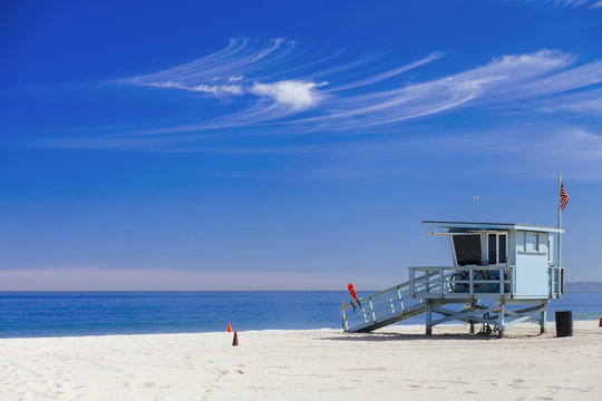 Lifeguard station with american flag on Hermosa beach, instagram