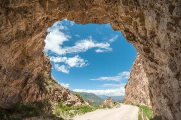 Cercles muraux Canyon Chemin de terre danger trouth le Canyon du Colca, Pérou