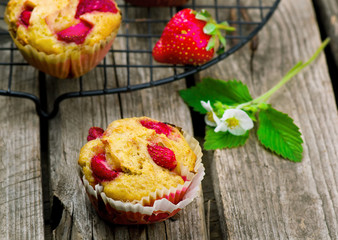 muffins with bran and strawberry