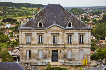 Fototapeta na wymiar Angoulême, Francia, inmueble en obras, arquitectura