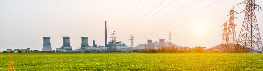 Photo sur Plexiglas Bâtiment industriel Centrale électrique au coucher du soleil