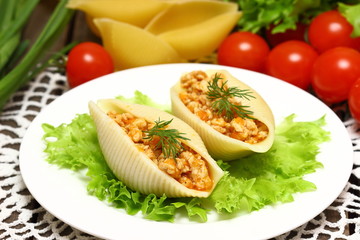 Stuffed Shell Pasta with Tomato Sauce 