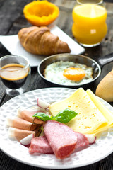 Breakfast 