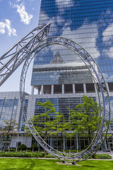 Stadtansicht Hochhaus im Hochhaus gespiegelt