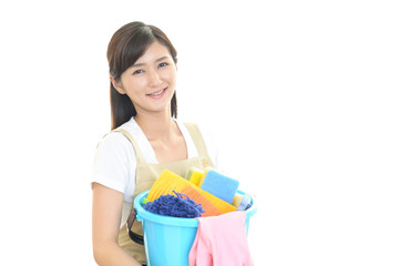 お掃除をする女性