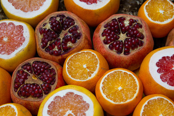 Fototapeta na wymiar Zitrusfrüchte auf dem Markt