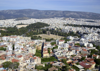 Fototapeta na wymiar cityscape of Athens with the Temple of Olympian Zeus view