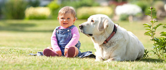Mädchen mit Hund