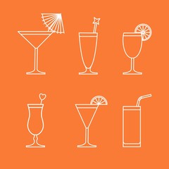 Alcohol drinks and cocktails icon set in flat design style.