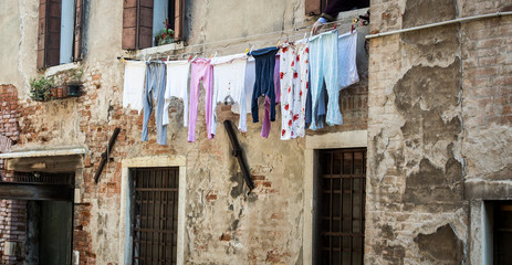 Fototapeta na wymiar laundry drying in venice
