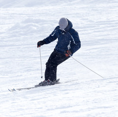 Fototapeta na wymiar skier skiing