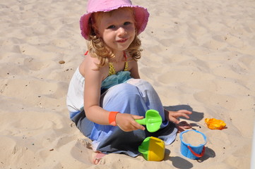 девочка на пляже