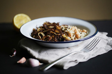 Pulled beef meat with wild rice and chickpeas, ropa vieja - 84405441