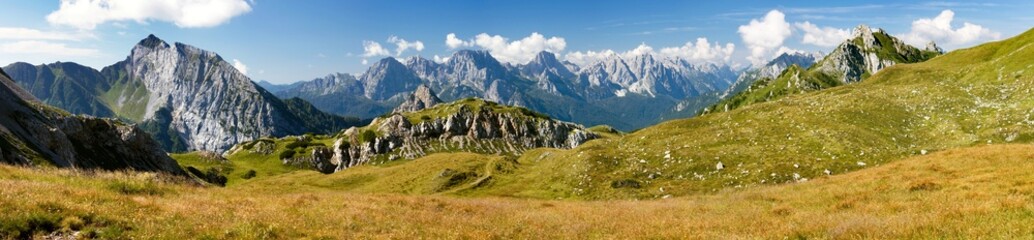 Fototapeta na wymiar Panoramic view of Alpi Dolomiti
